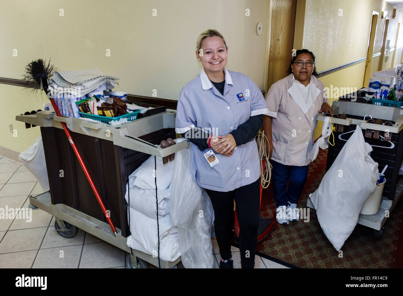 Kissimmee Florida, Orlando Comfort Inn, Hotel, Unterkunft, innen, Hispanic Erwachsene, Frau weibliche Frauen, Zimmermädchen, Housekeeping Reinigung, wo Stockfoto