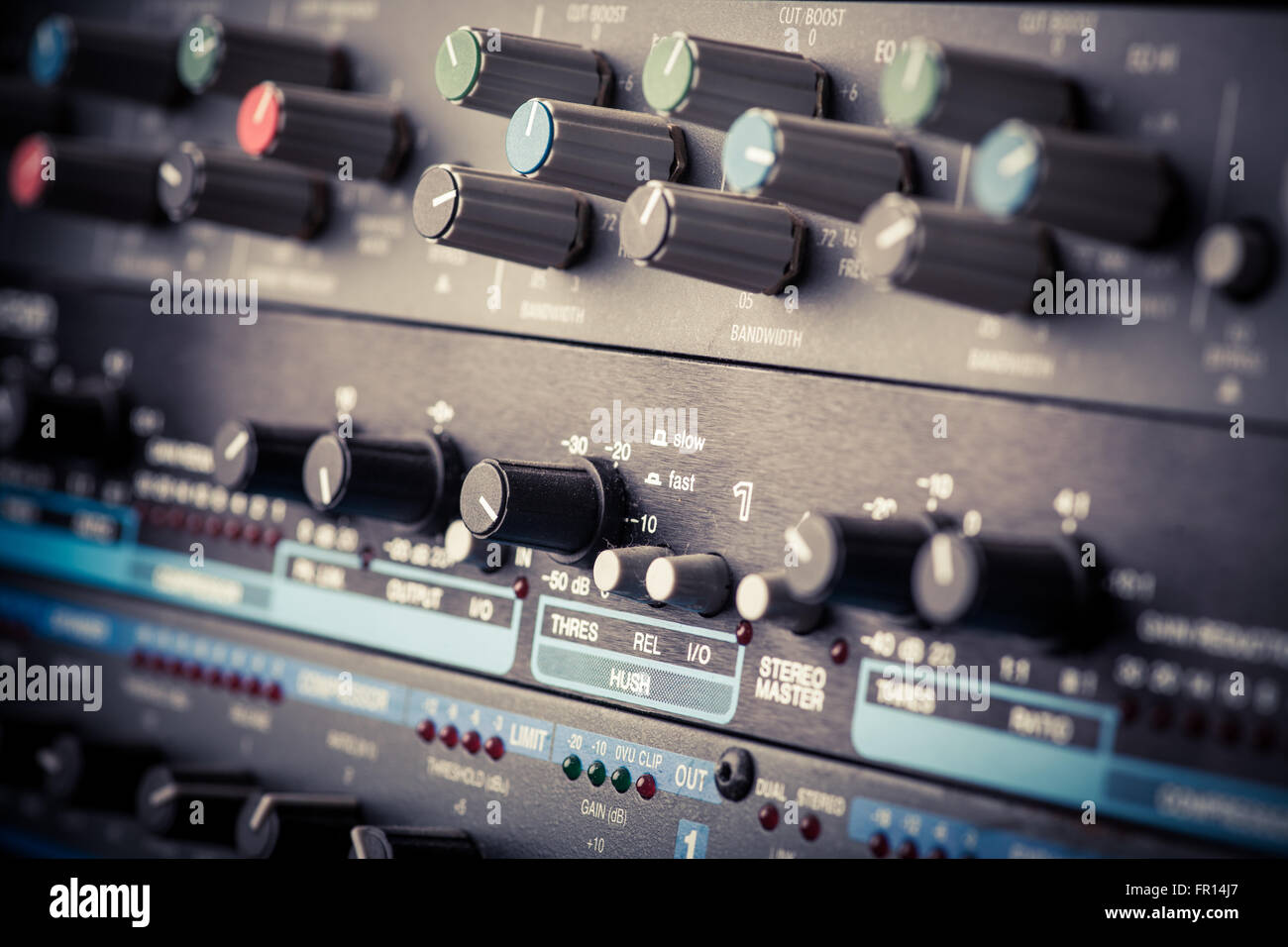 Farbbild des viele Tasten in einem sound-Aufnahme-Studio. Stockfoto