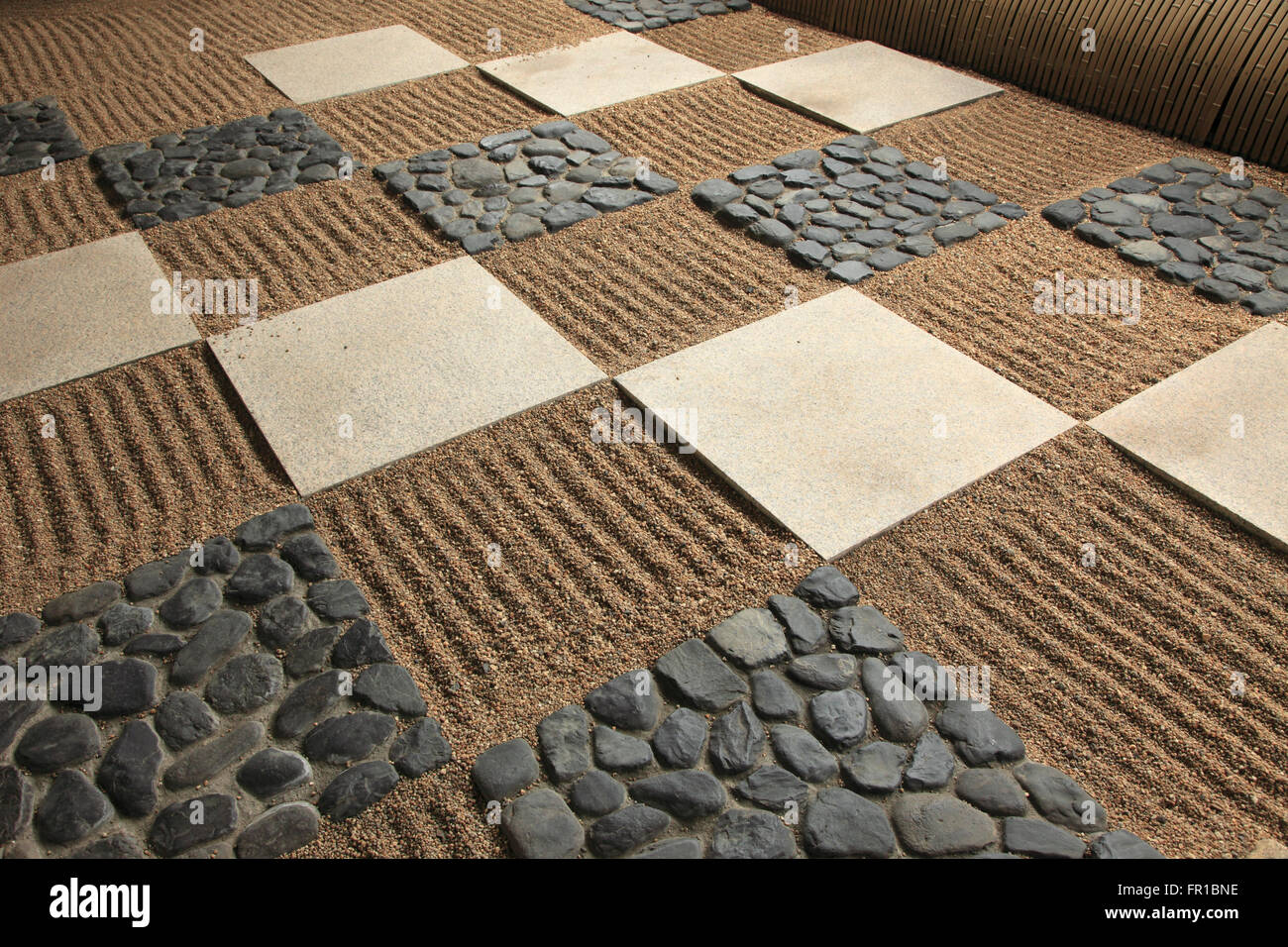 Japan, Tokyo, kanadische Botschaft, Steingarten, Stockfoto