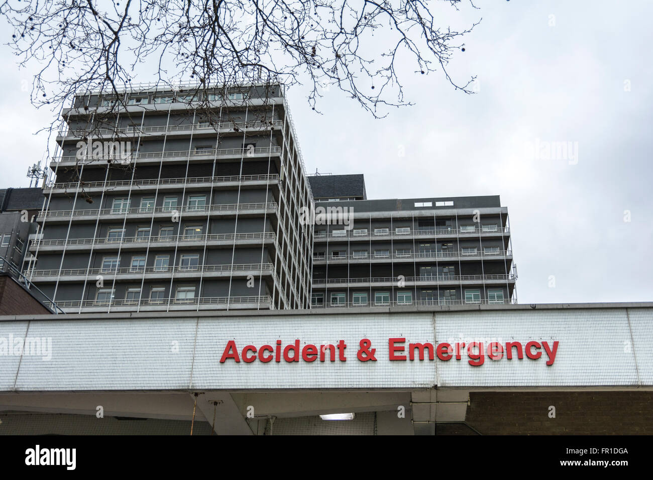 Das Äußere des Charing Cross Hospital in SW London, Großbritannien Stockfoto