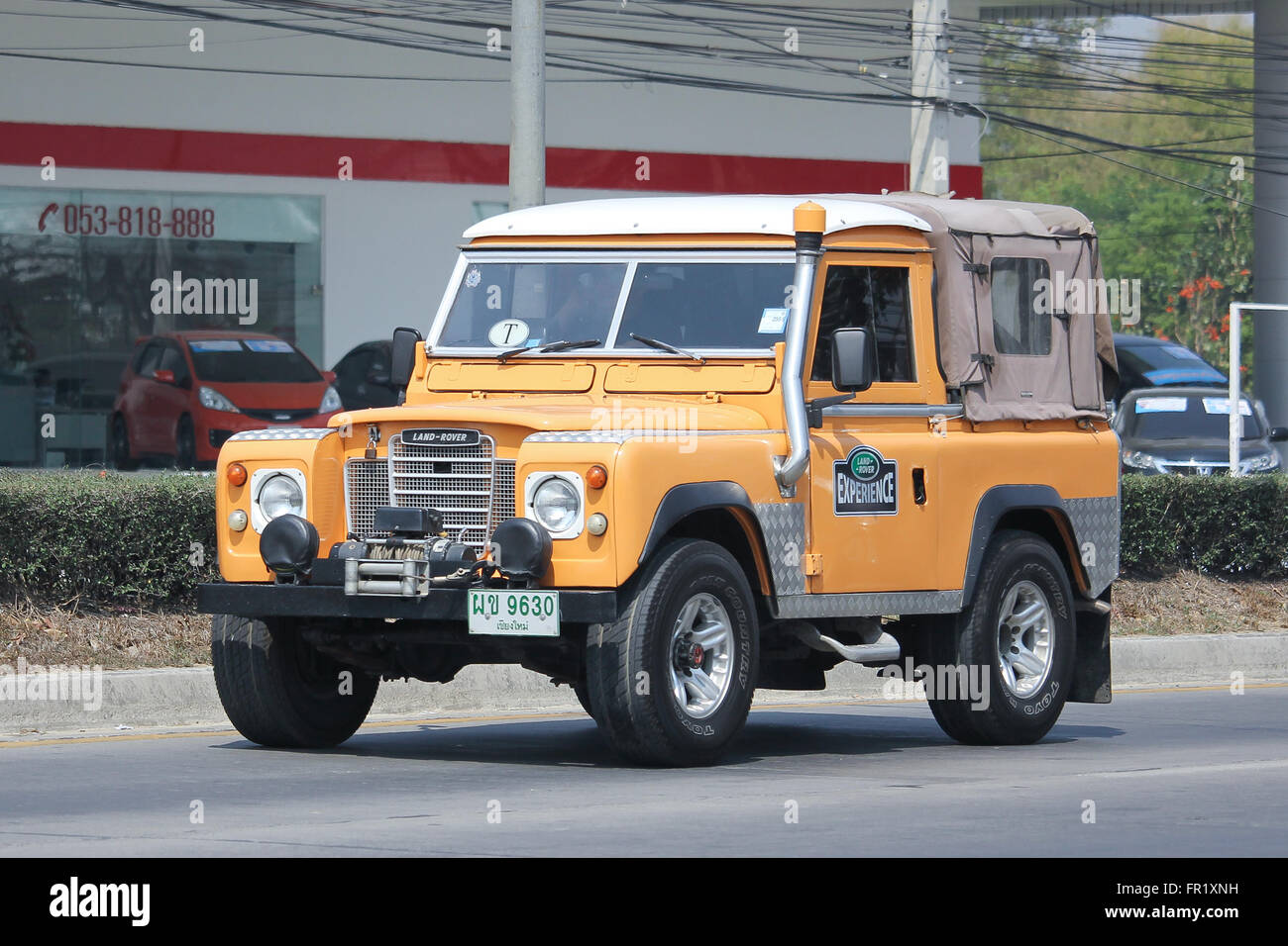 Chiang Mai, THAILAND-20. Februar 2016: alte Pkw. Land Rover Mini Truck. Auf der Straße no.1001, 8 km von Chiang Mai Stadt. Stockfoto