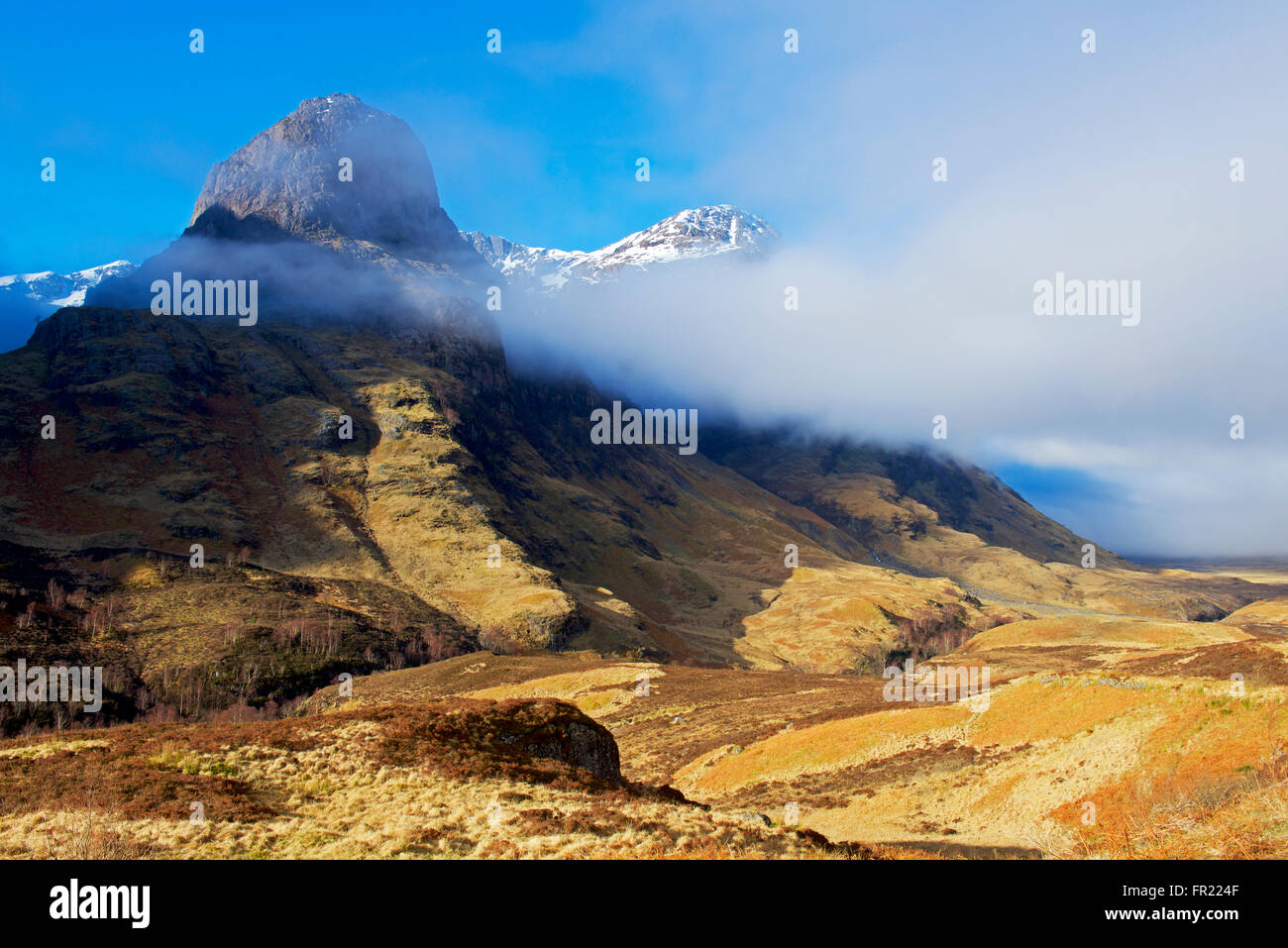 Die drei Schwestern, eingehüllt in Nebel, Glencoe, schottischen Highlands, UK Stockfoto