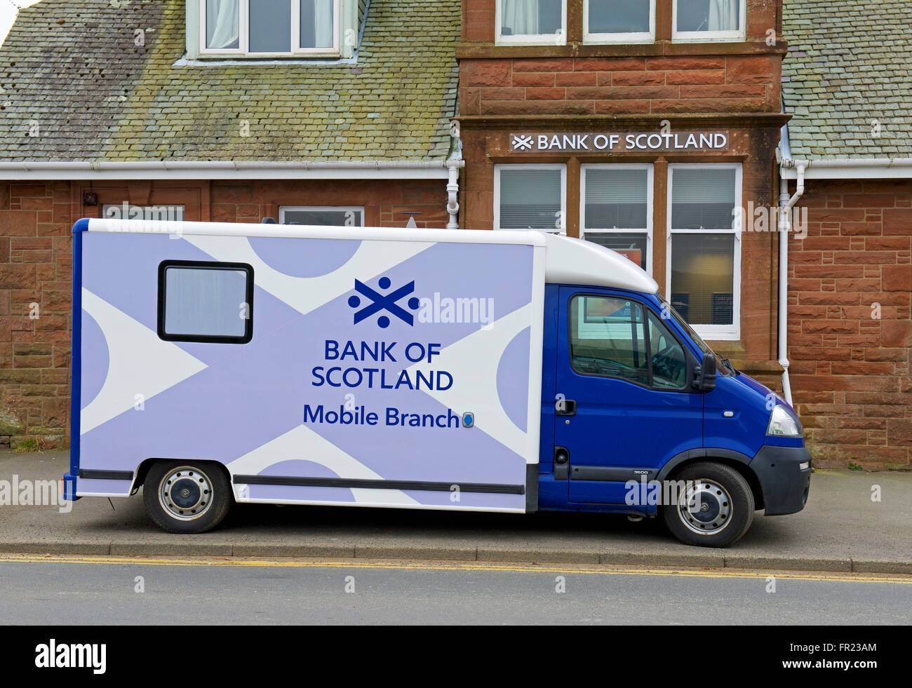 Mobile-Bank of Scotland van außerhalb der Filiale der Bank, Brodick, Isle of Arran, North Ayrshire, Schottland, Vereinigtes Königreich Stockfoto