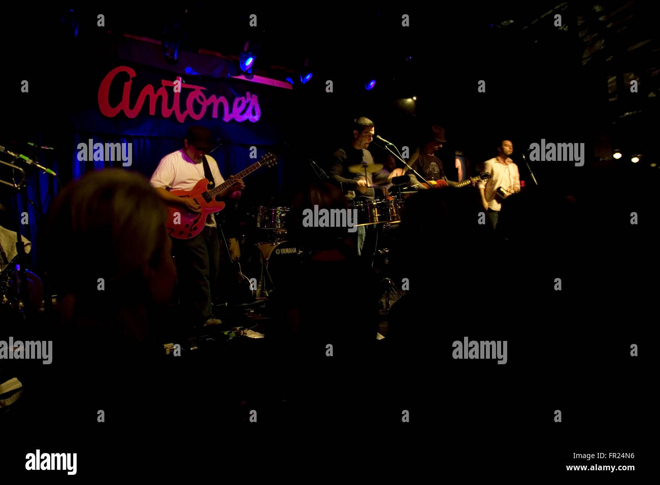 Ein Wahrzeichen der Austin-Musikszene, Antone es Heimat des Blues beherbergt eine Welle von Cutting-Edge-Bands. Stockfoto