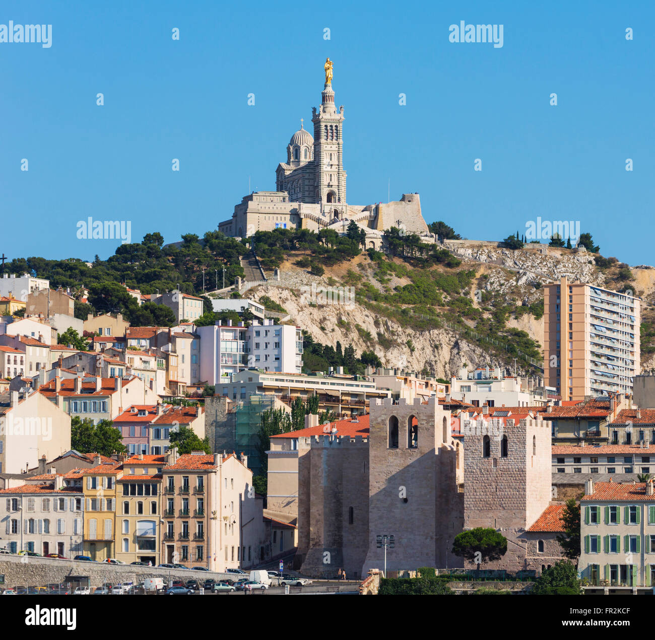 Marseille, Provence-Alpes-Côte d ' Azur, Frankreich.  Das 19. Jahrhundert Neo-byzantinischen Basilika Notre-Dame De La Garde. Stockfoto