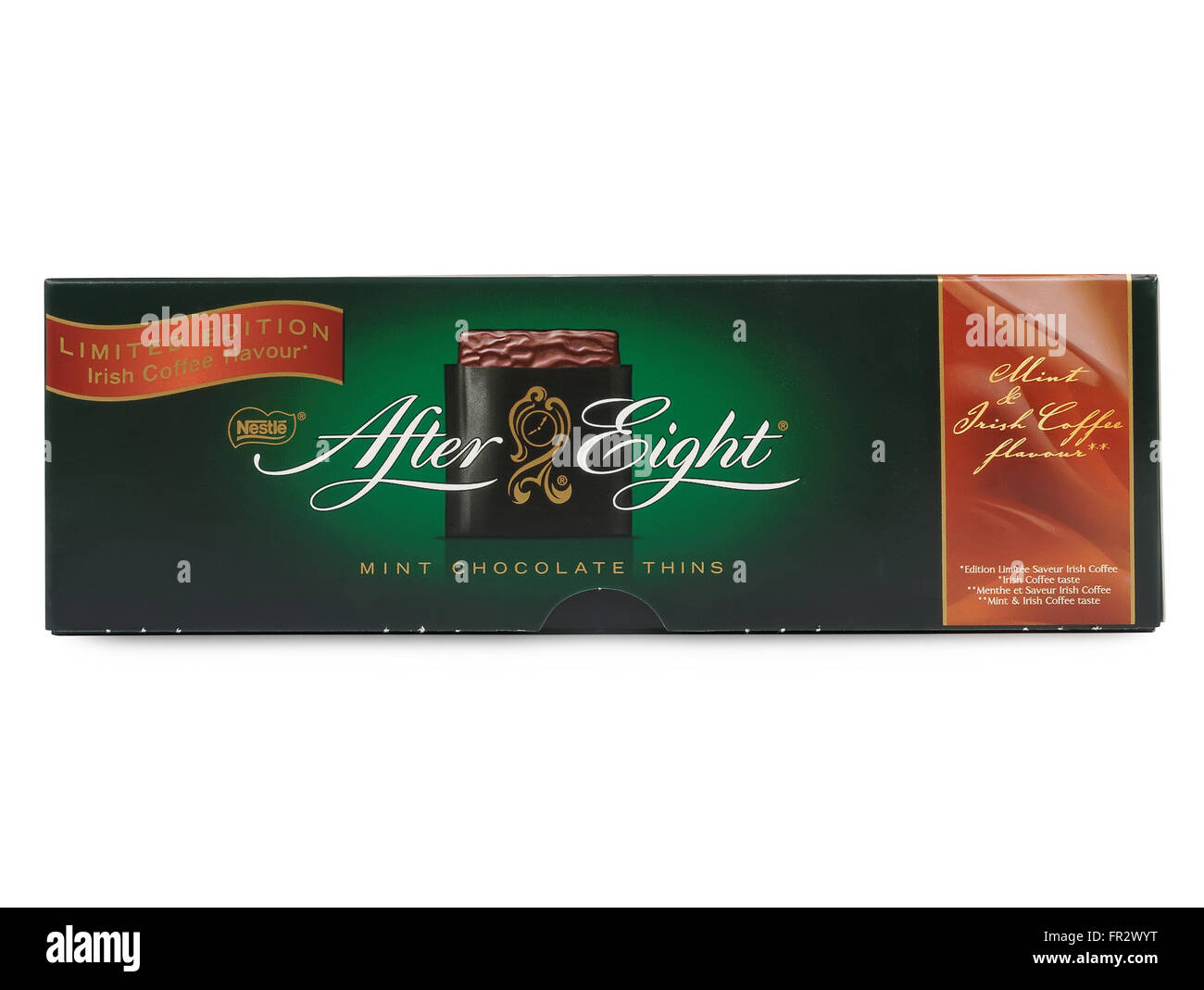 Box von Nestlé After Eight Mint Schokolade verdünnt auf weißem Hintergrund. 1962 gegründet. Stockfoto
