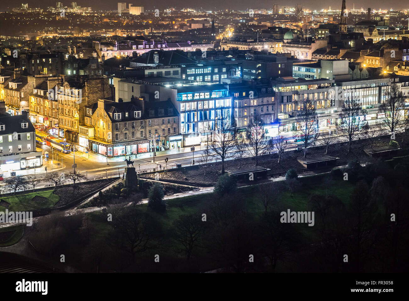 Luftbild mit Princes Street von Edinburgh Castle, Edinburgh, Schottland im Königreich Stockfoto