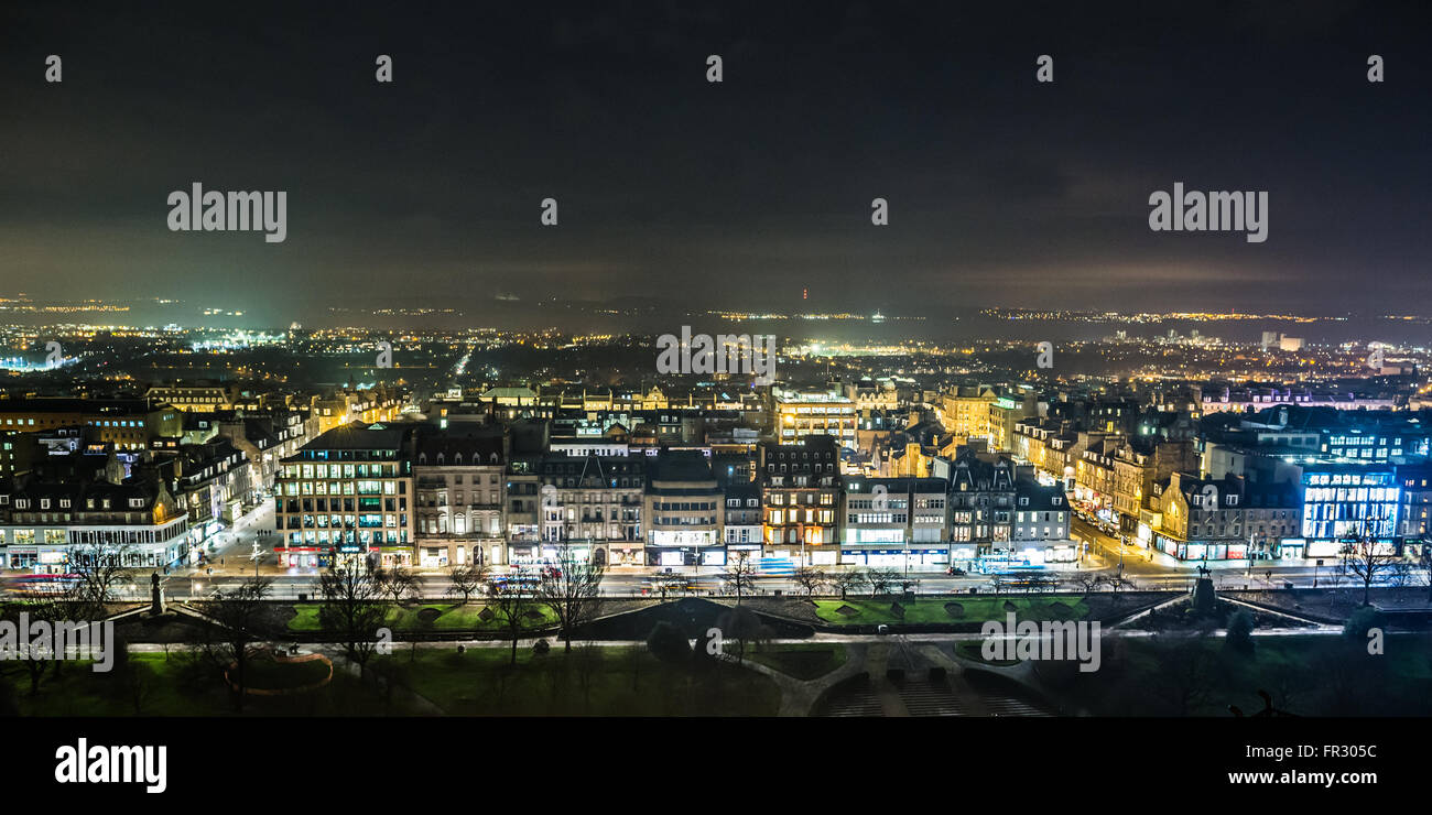 Luftbild mit Princes Street von Edinburgh Castle, Edinburgh, Schottland im Königreich Stockfoto