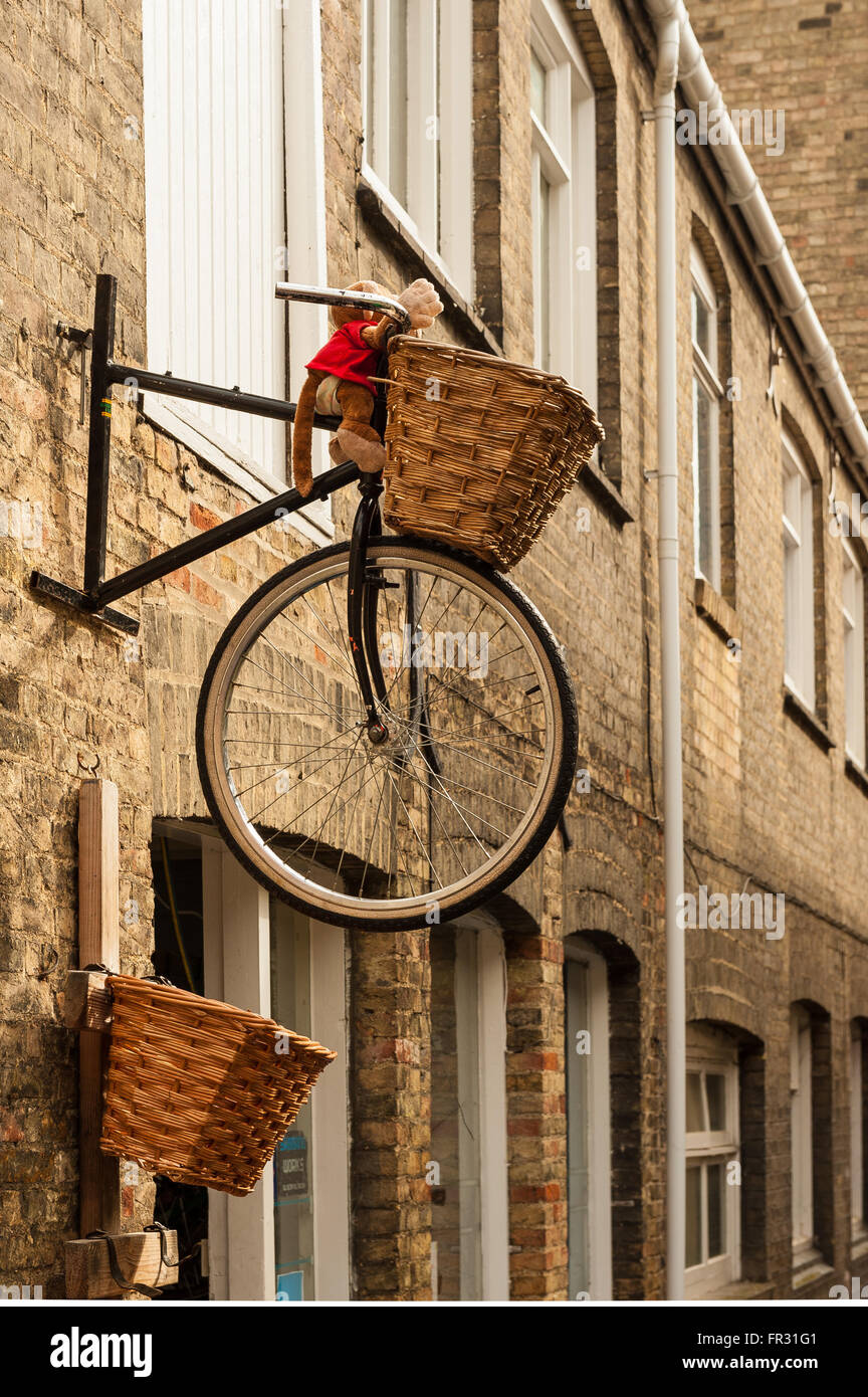 Fahrrad Reparatur Ladenschild in Cambridge Stockfoto