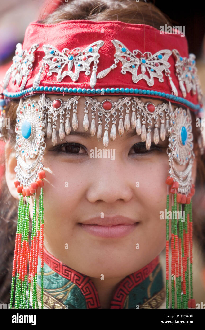 Mongolen don die Tracht des Landes 20 verschiedene ethnische Gruppen oder Stämmen, wie sie für Nadaam Festival sammeln. Stockfoto