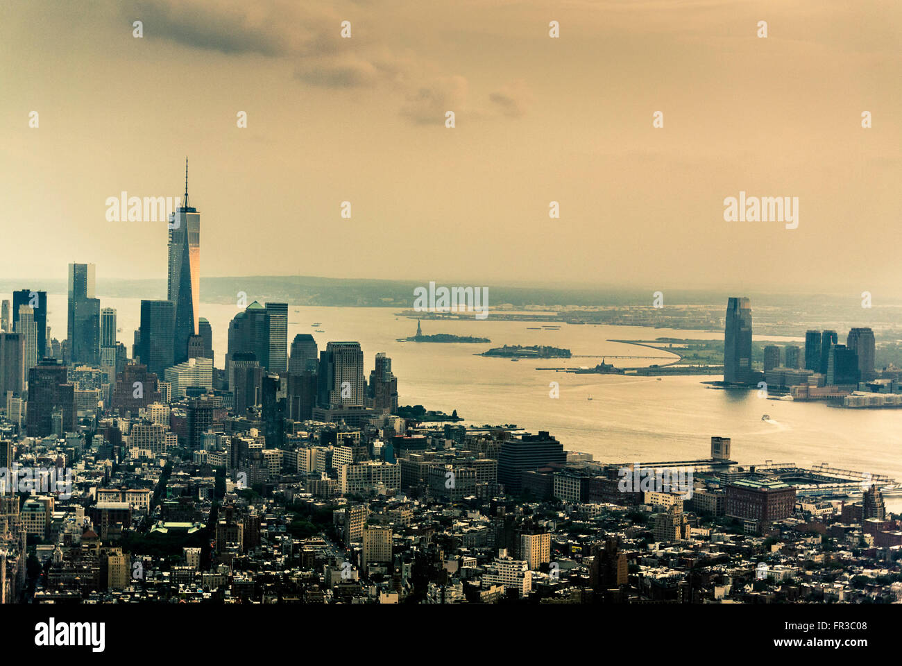 Blick auf Lower Manhattan vom Empire State Building, New York City, USA. Stockfoto