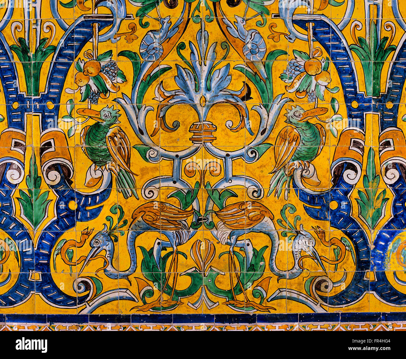 Glasierte Fliesen aus dem 16. Jahrhundert, die gotische Palast, Reales Alcazares, Sevilla, Andalusien, Spanien, Europa Stockfoto