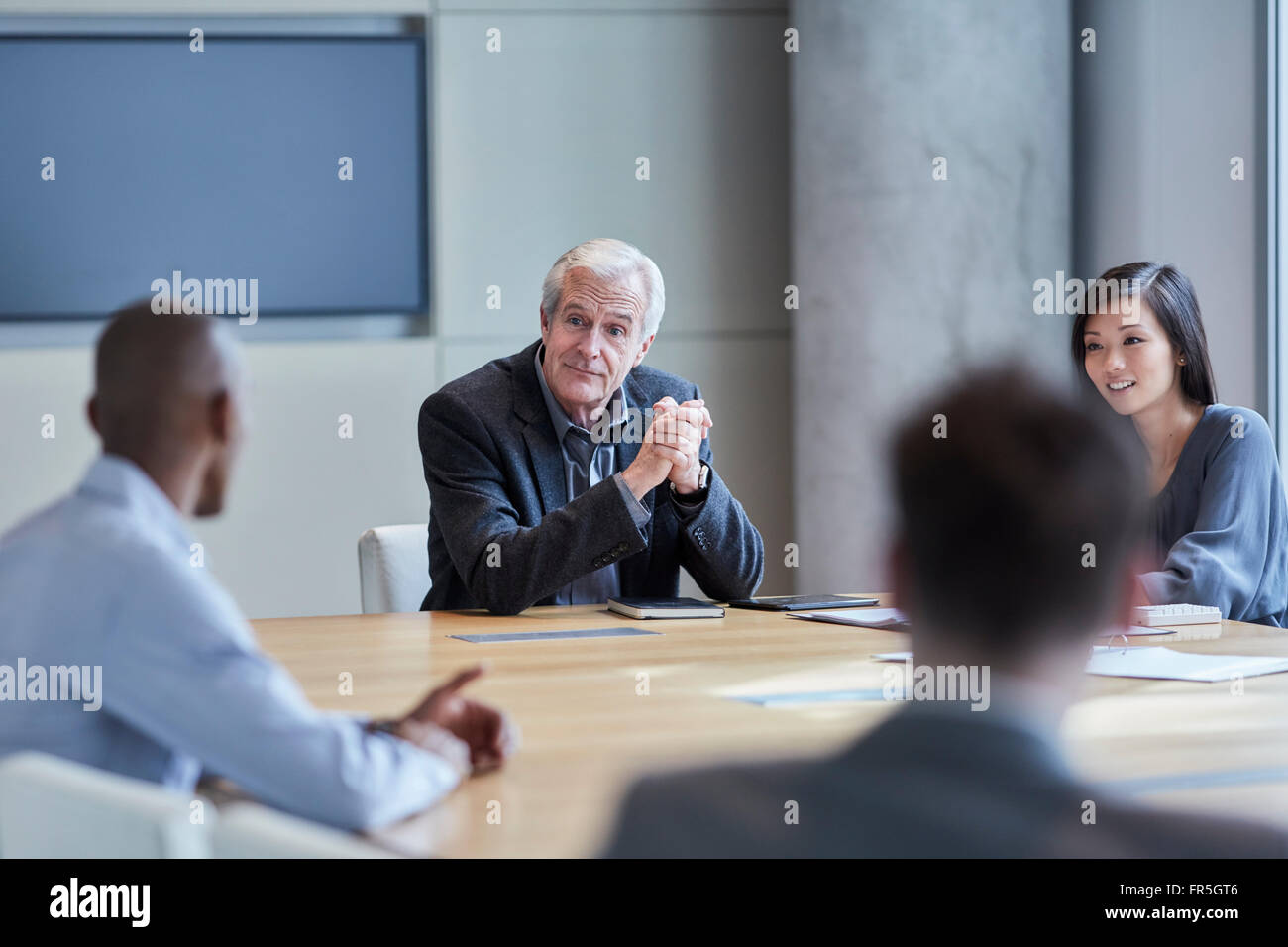 Geschäftsleute treffen im Konferenzraum Stockfoto
