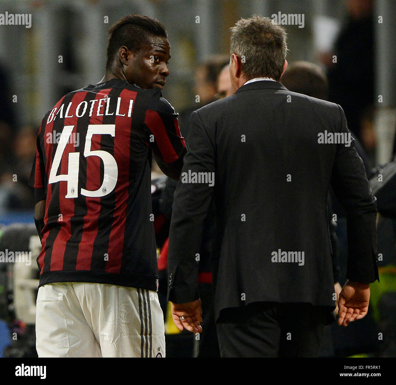 Sinisa Mihajlovic Milan-Trainer (R) und Mario Balotelli Milano 20.03.2016 Stadio Giuseppe Meazza - Fußball Calcio Serie A Milan - Lazio. Foto Giuseppe Celeste / Insidefoto Stockfoto