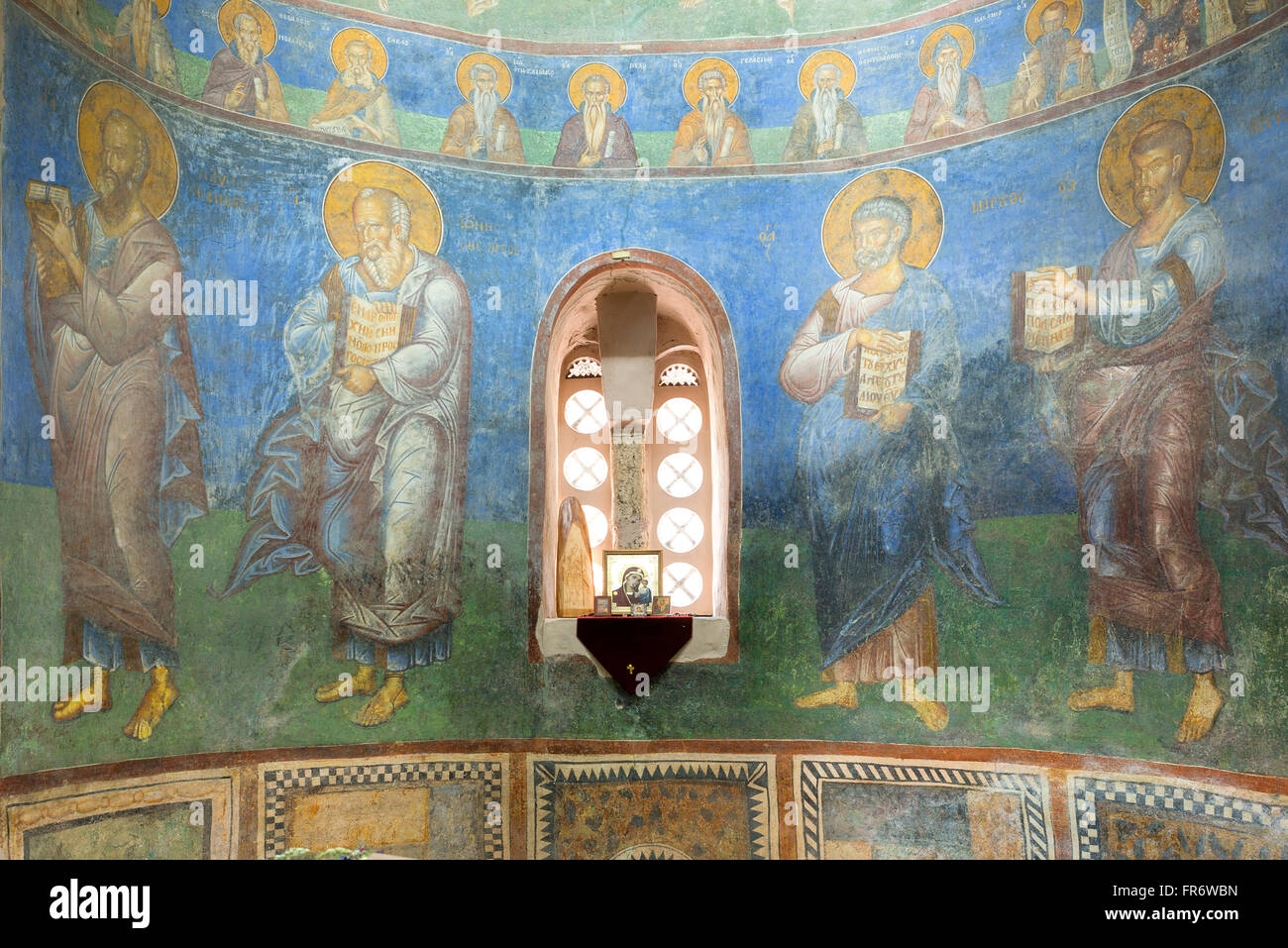 Republik Mazedonien, Saraj, die See und Canyon Matka, angetrieben vom Fluss Treska, orthodoxe Kirche Stockfoto