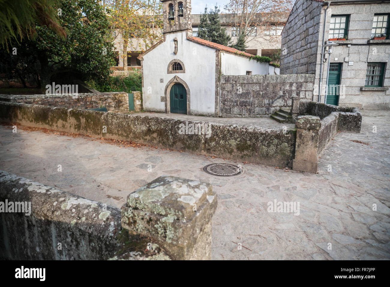 Alte Kapelle in der Nähe von Parque De La Música. Santiago De Compostela. Stockfoto