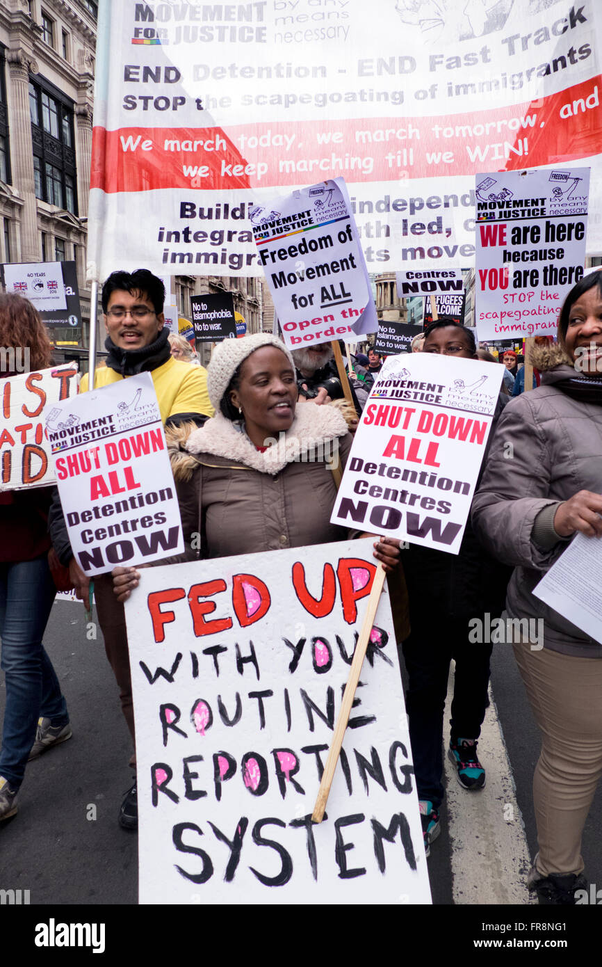 Stehen Sie auf, um Rassismus März Aufnahme Flüchtlinge & protestieren gegen Islamophobie & rassisches Vorurteil London 2016 Stockfoto