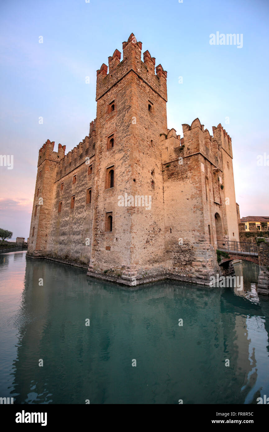 Die Scaliger-Burg von Sirmione, Italien Stockfoto