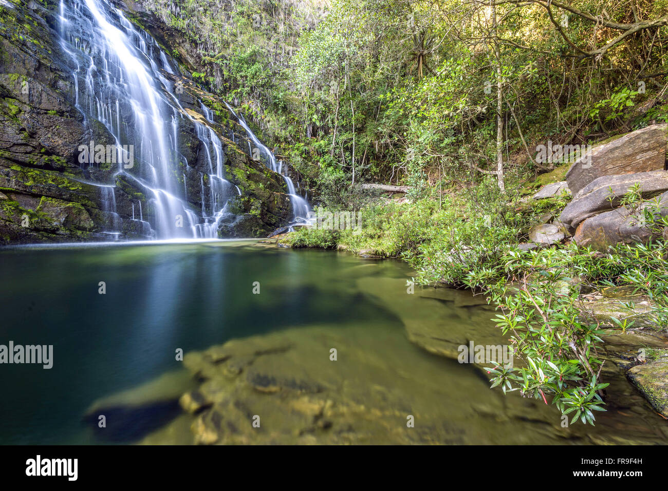 Wasserfall-Höhle in der Nähe der Serra Do Cipo-Nationalpark Stockfoto