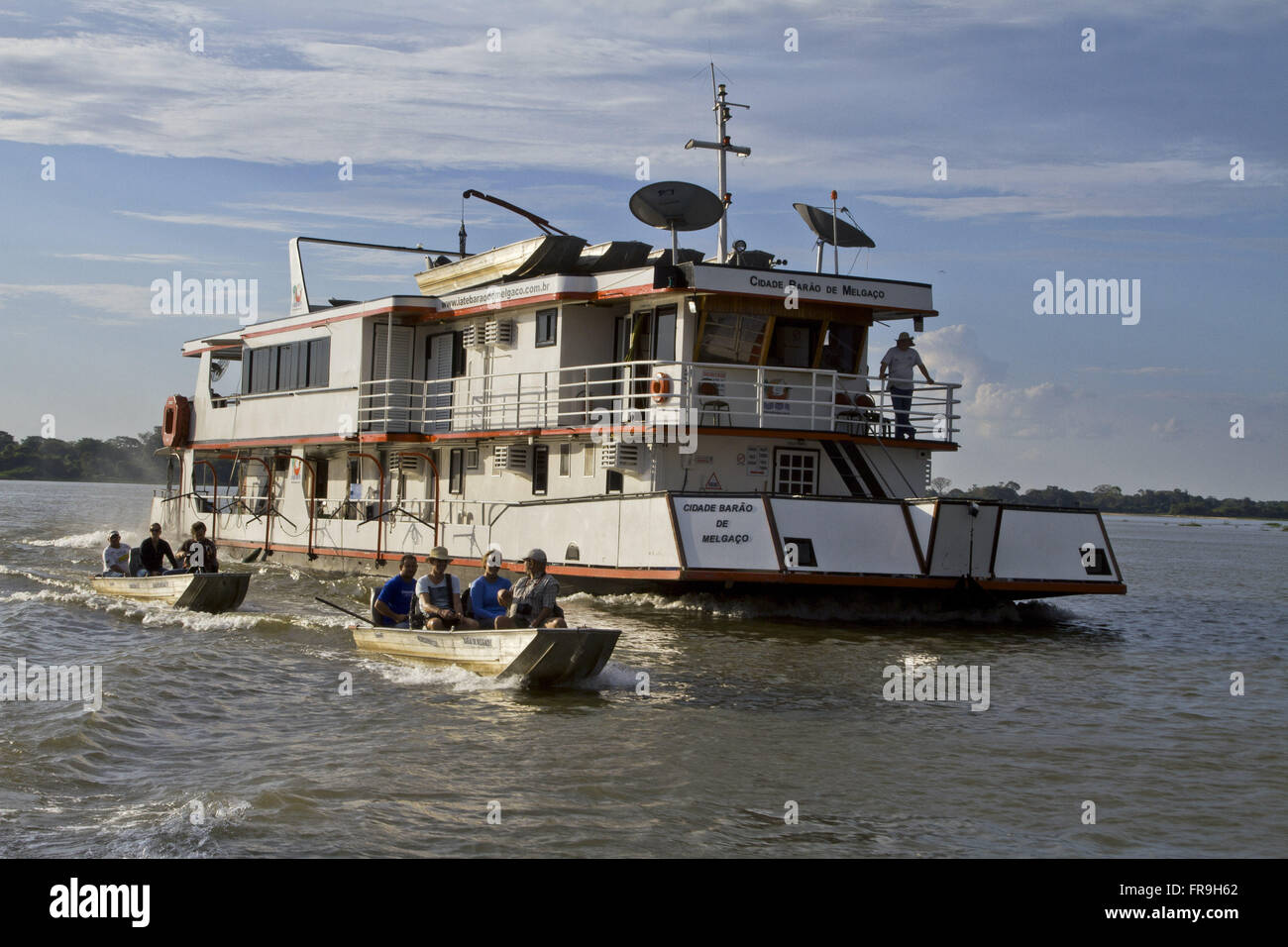 Boote und einen touristischen Rundgang punt und Sportfischen in Rio Paraguay Stockfoto