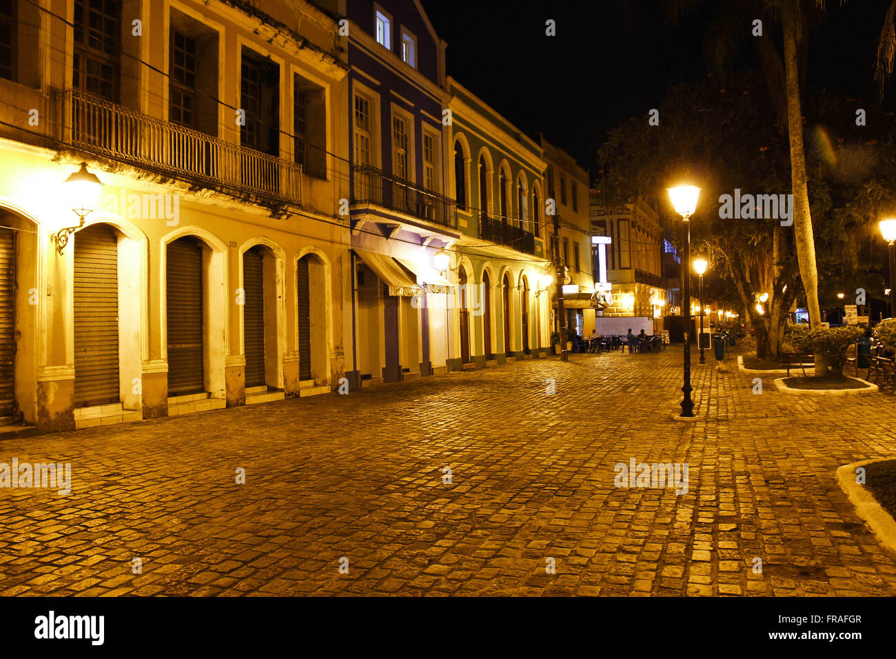 Rua General Carneiro Nacht in der historischen Innenstadt Stockfoto