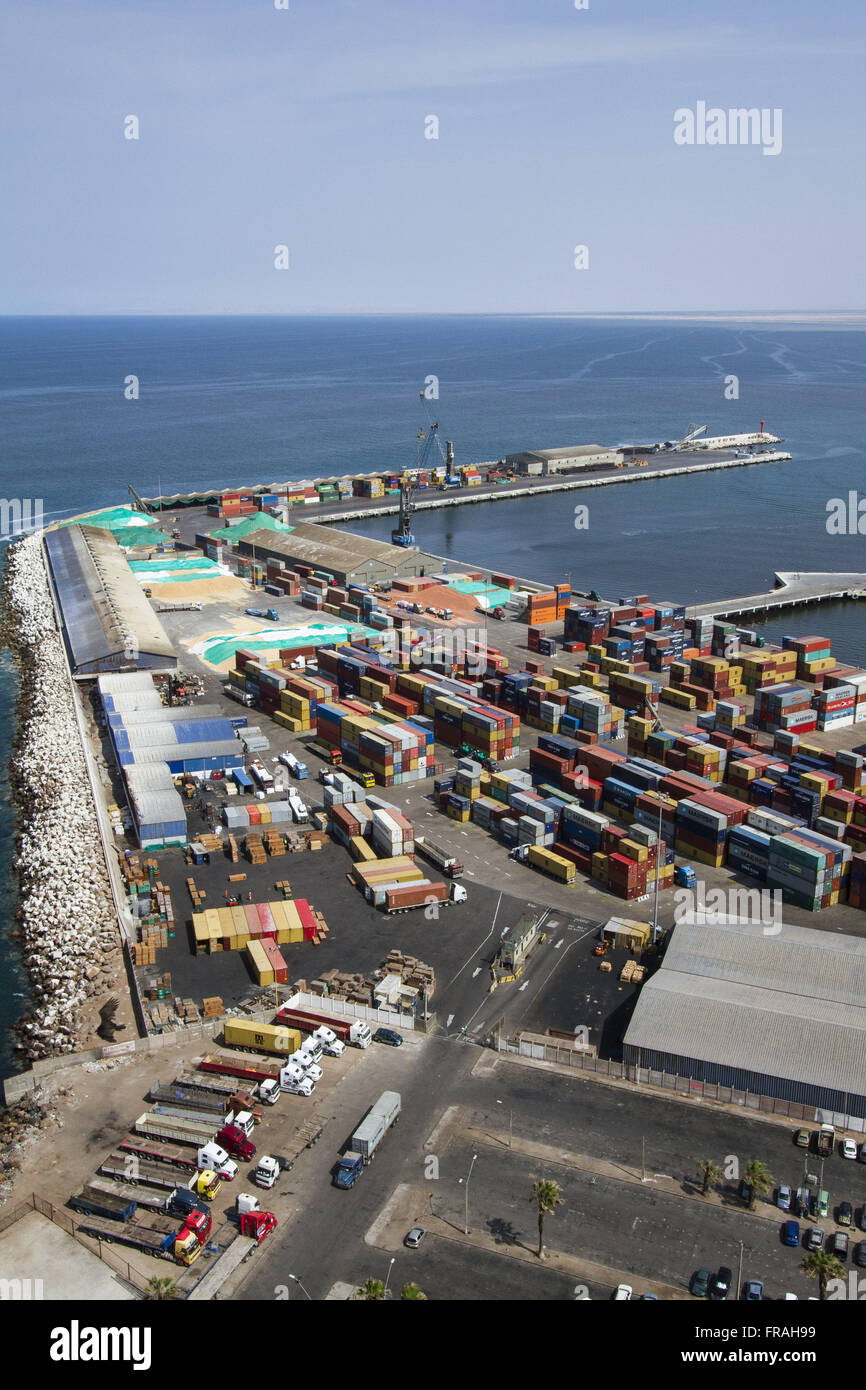 Panoramablick über den Hafen von Arica am Rande des Pazifischen Ozeans Stockfoto