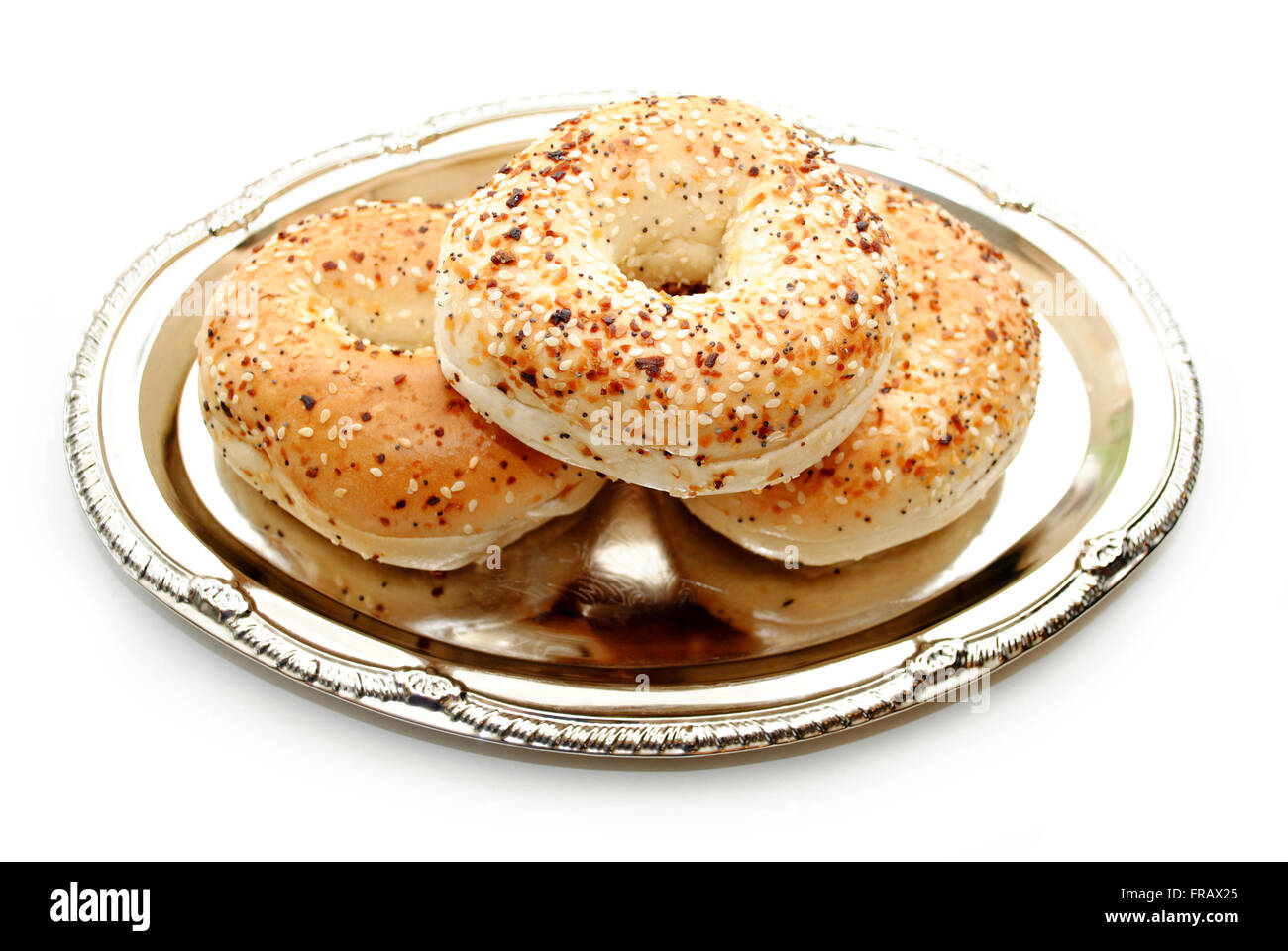 Drei Stapeln alles Bagels auf einem Teller Stockfoto
