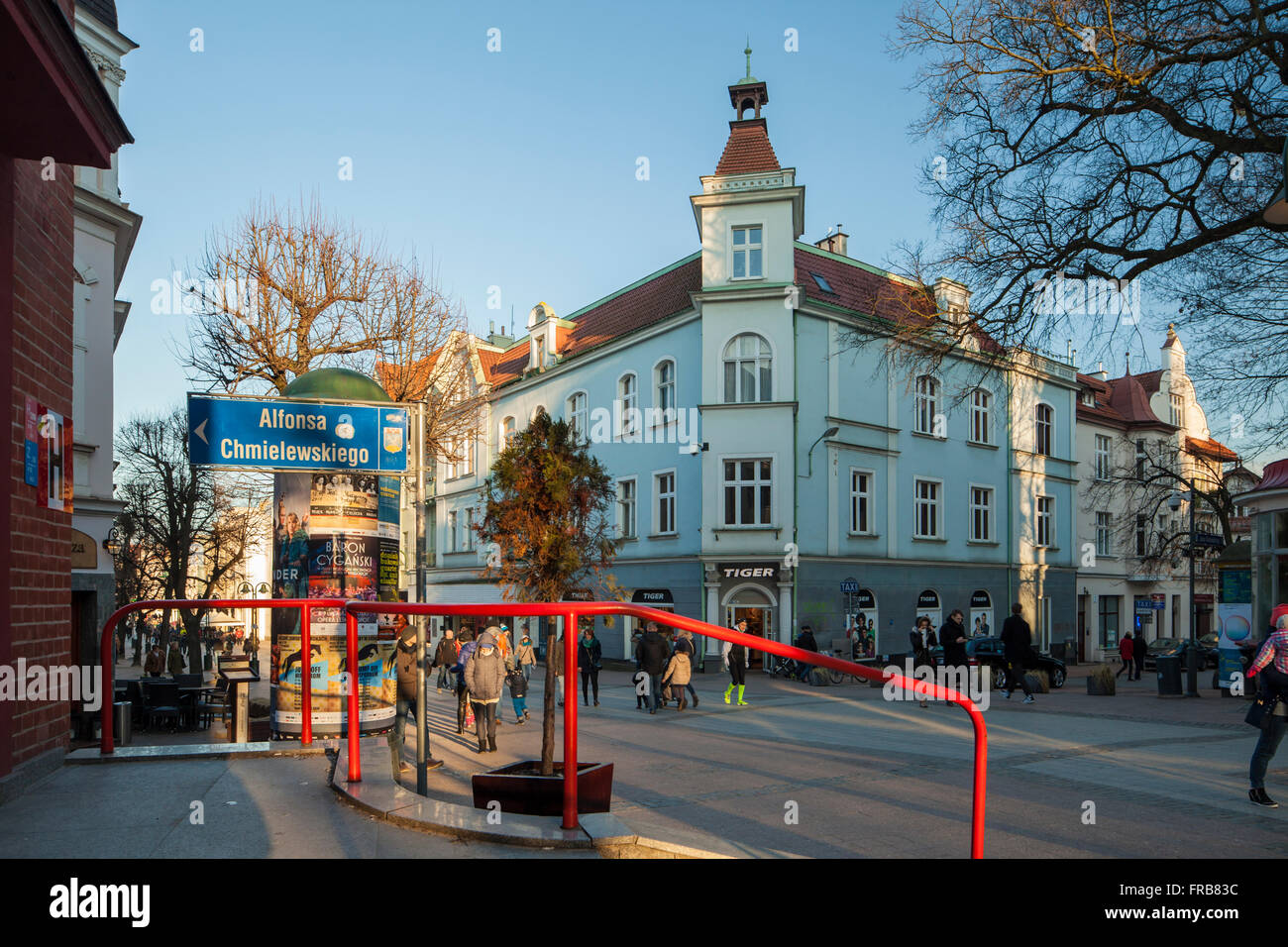 Nachmittag am Bohaterow Monte Cassino Straße in Sopot, Polen. Stockfoto