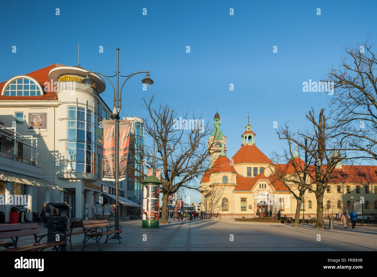 Sonnigen Winternachmittag am Plac Zdrojowy in Sopot, Polen. Stockfoto