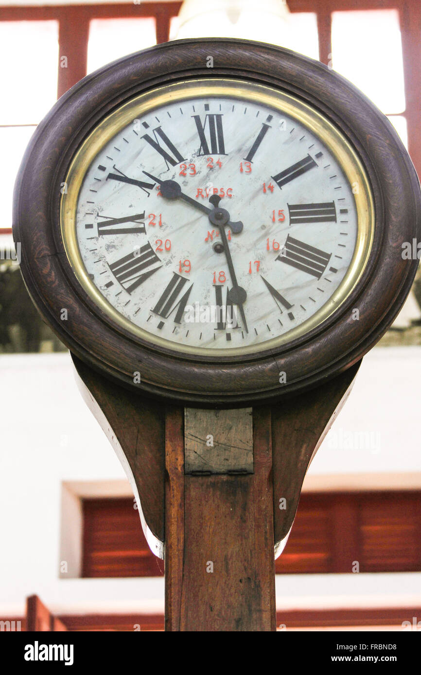 Detail der Uhr der alte Bahnhof erbaut im Jahre 1906 - der aktuelle Bahnhof Speicher Stockfoto