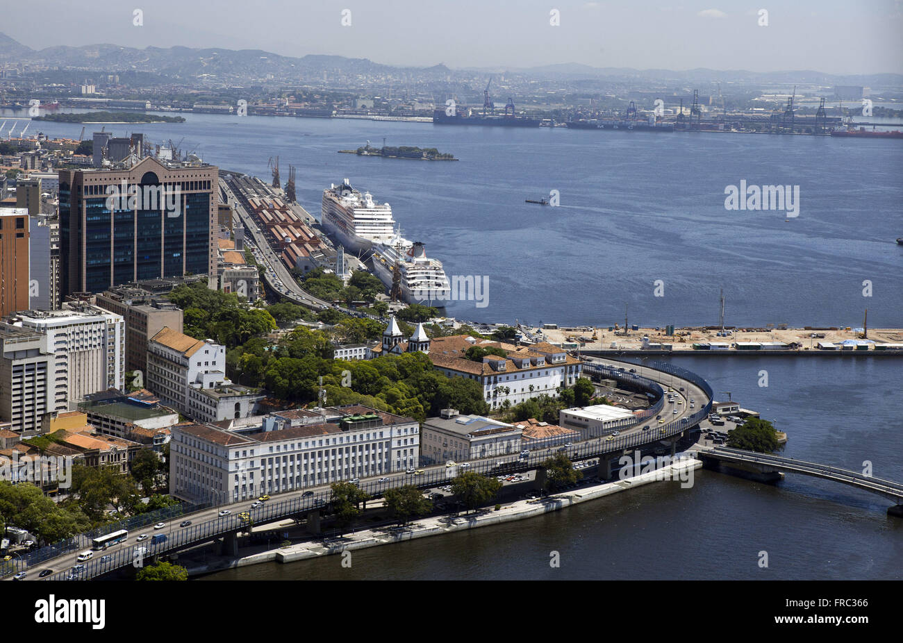 Luftbild von Umfang und hohe Port of Rio De Janeiro in der Guanabara-Bucht Stockfoto