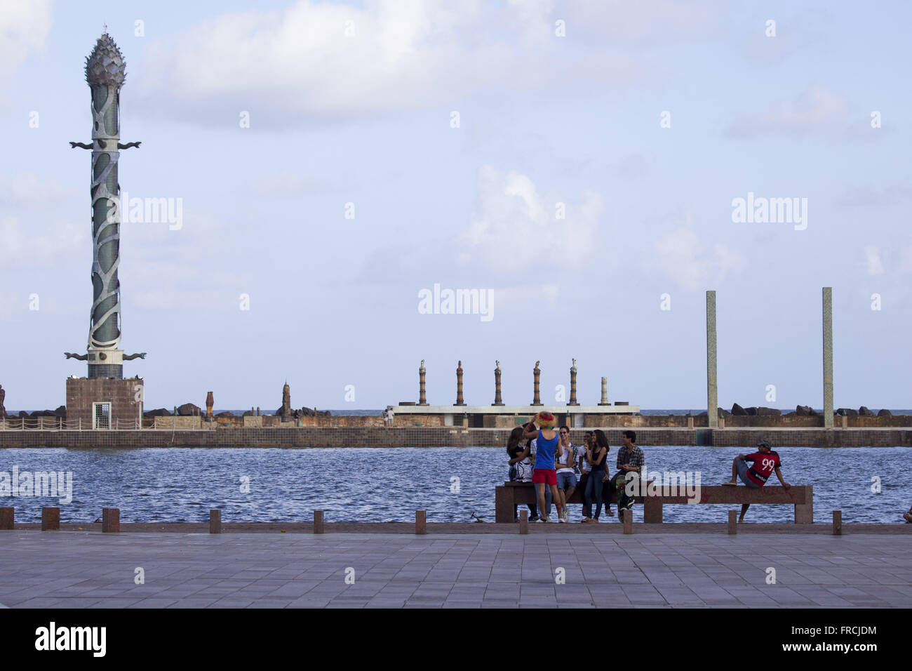 Praca Barao Rio Branco - Ground Zero am Rand des Beckens Pina und Skulpturenpark im Hintergrund Stockfoto