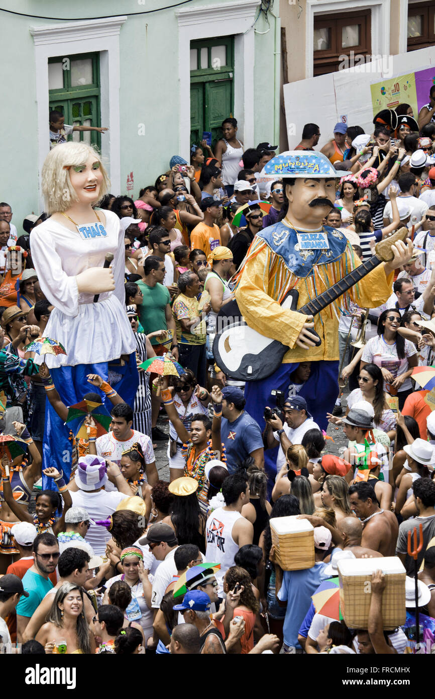 Puppen, die Vertretung von Zuza Miranda und Thais beim Straßenkarneval Stockfoto