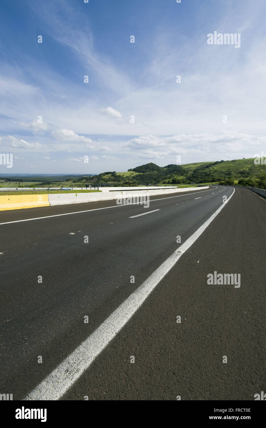 Castelo Branco Autobahn SP-280 km 205 - Itatinga Region - Staates São Paulo Stockfoto