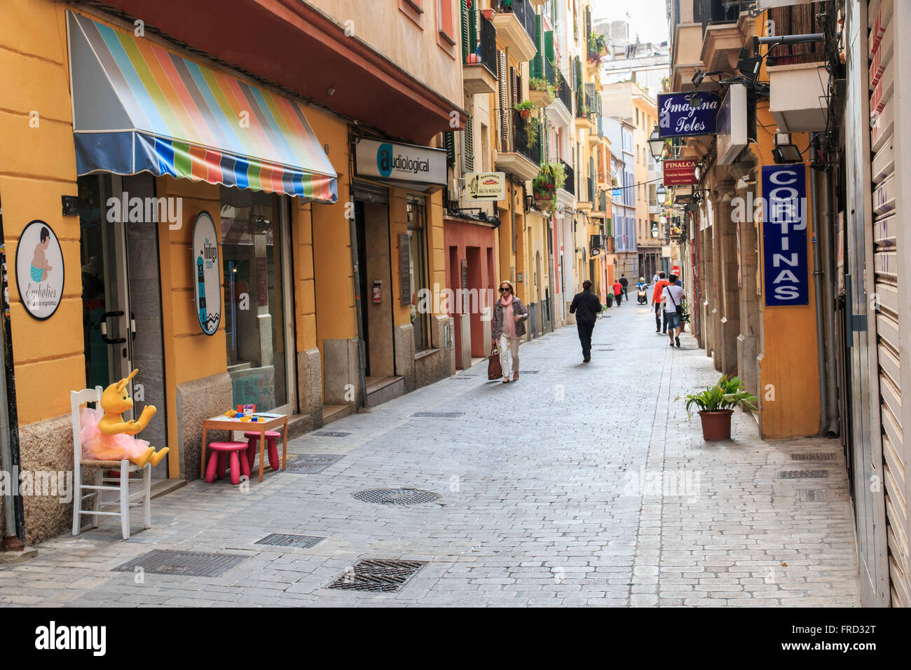 Europa, Spanien, Balearische Inseln, Mallorca, Palma de Mallorca, Straßenszenen, Alltag. Entlang der Altstadt. Stockfoto