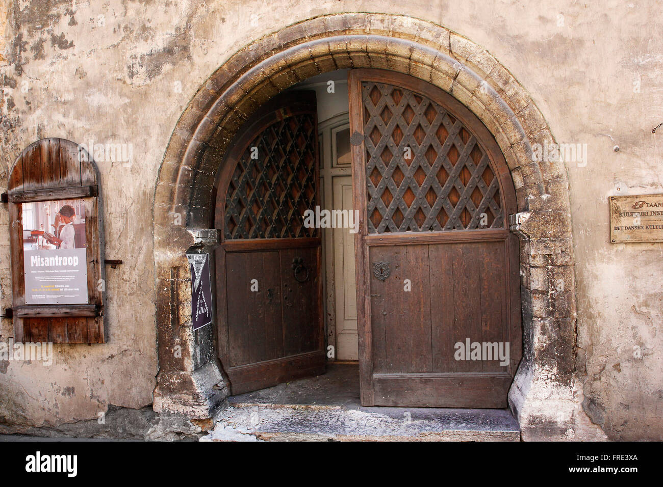 Torbogen in der Altstadt von Tallinn, Hauptstadt von Estland Stockfoto