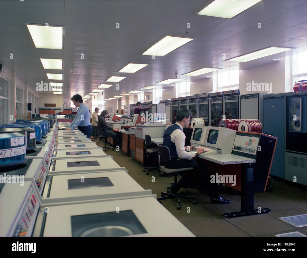 ICL 2960 Mainframe-Computer-System bei Milk Marketing Board, Thames Ditton 1985 Stockfoto