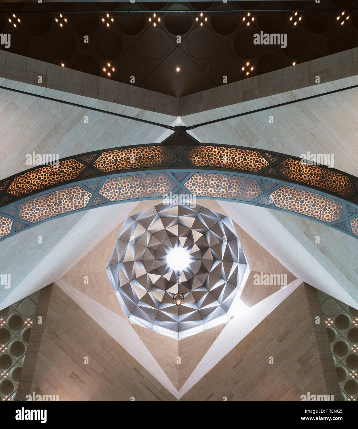 Innenansicht des architektonischen Details des Daches im Museum für islamische Kunst in Doha Katar Stockfoto