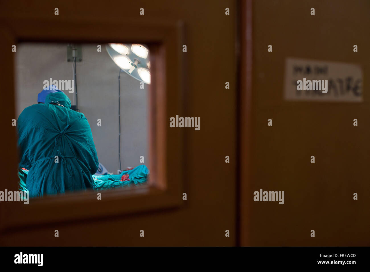 Ein Blick aus dem Fenster ein OP-Saal, Uganda, Afrika Stockfoto