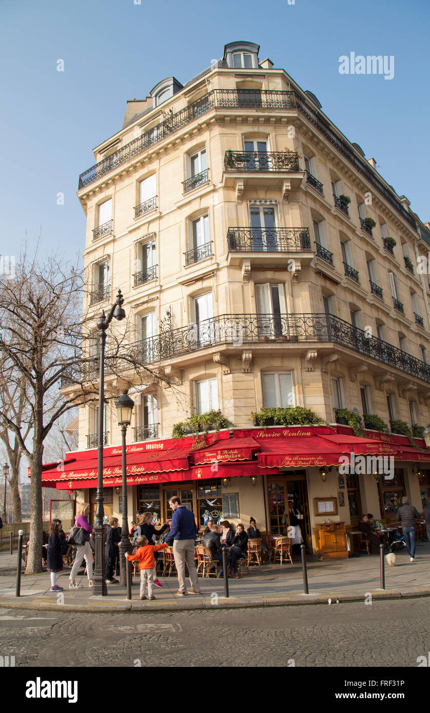 Cafe auf der Ile Saint Louis in Paris Frankreich im Winter Stockfoto