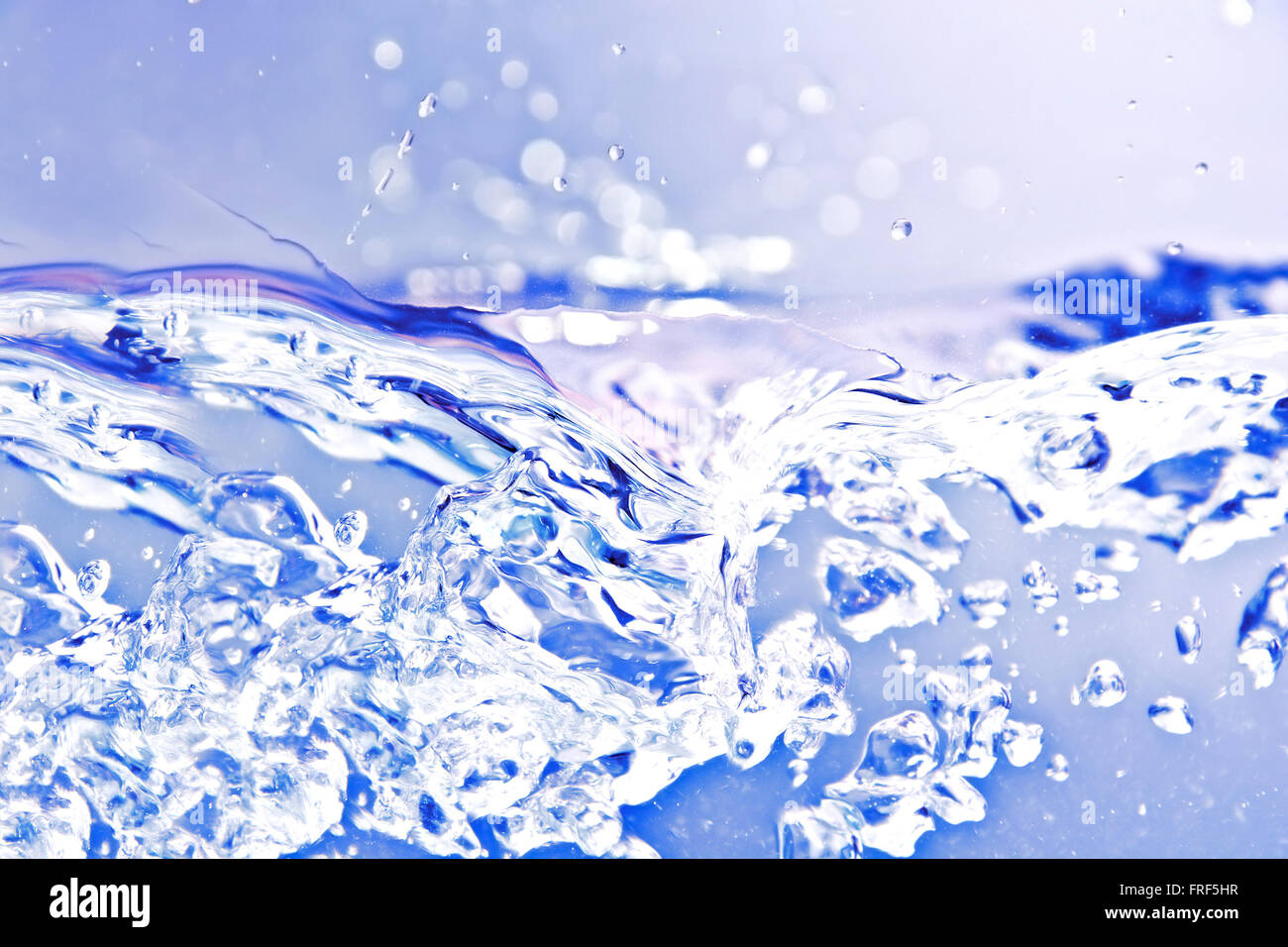 Isolierte Blauwasser Splash Hexe Bubles. Abstraktes Bild. Stockfoto