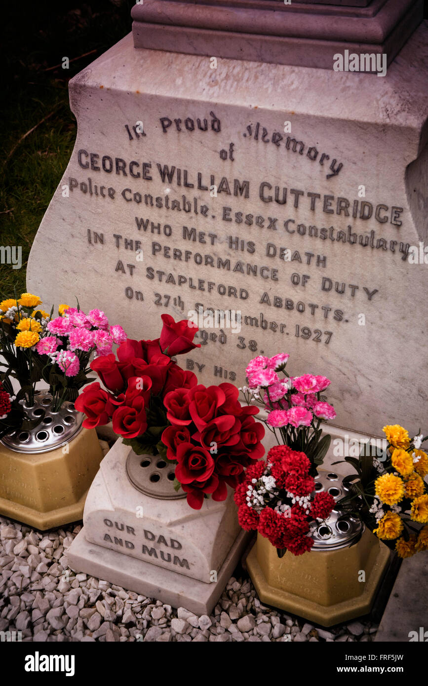 Ermordeten Polizisten George Gutteridge Grab in Lorne Straße Friedhof, Warley, Brentwood, Essex, England. Stockfoto