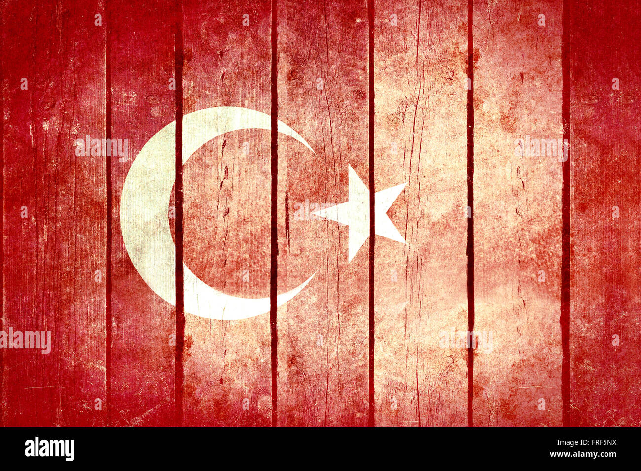 Türkei-hölzerne Grunge-Flagge. Türkei Flagge auf die alten Holzbohlen gemalt. Vintage Retro-Bild aus meiner Sammlung von Fahnen. Stockfoto