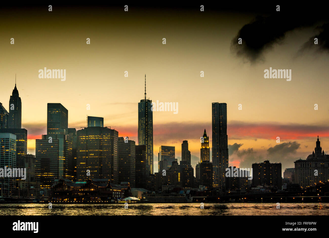 Skyline von Manhattan bei Sonnenuntergang, New York, USA. Stockfoto