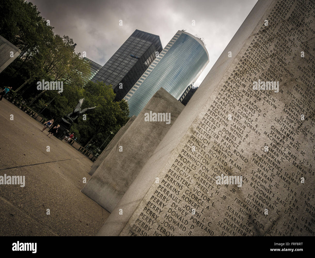 East Coast War Memorial, Battery Park, New York City, USA. Entworfen von architektonischen Firma Gehron & Seltzer. Adler-Statue von Albi Stockfoto