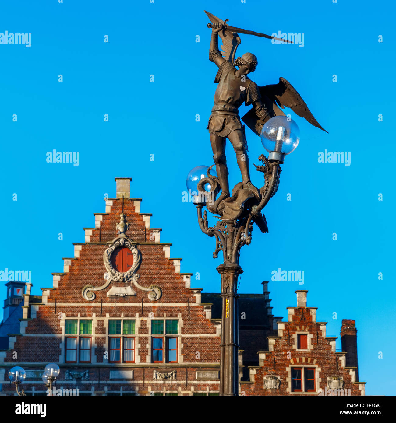 Statue des Erzengels Michael in Gent, Belgien Stockfoto