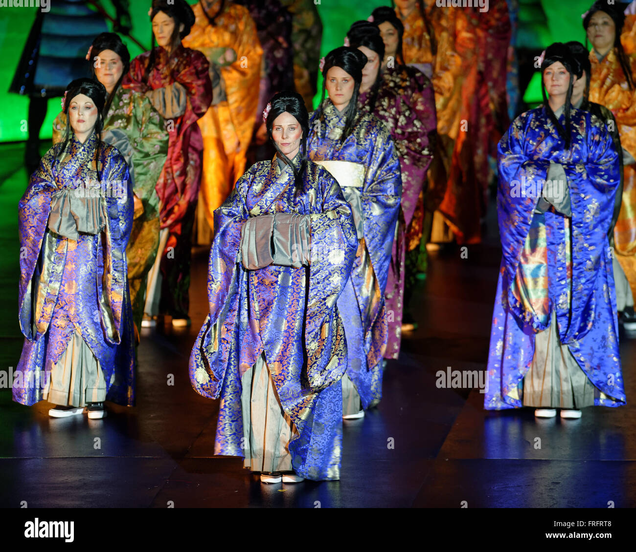 Sydney, Australien. 22. März 2016. Opera Australia statt eine Vorschau-Performance "Turandot" für Handa Oper Sydney Harbour mit einem riesigen 9m hohen und 60m langer Drachen und 18m hohe Pagode überragt die Bühne. Chinesische Regisseur Chen Shi-Zheng "Turandot" läuft vom 24. März bis 24. April Frau Macquaries Point im Hafen von Sydney mit. Bildnachweis: Hugh Peterswald/Pacific Press/Alamy Live-Nachrichten Stockfoto