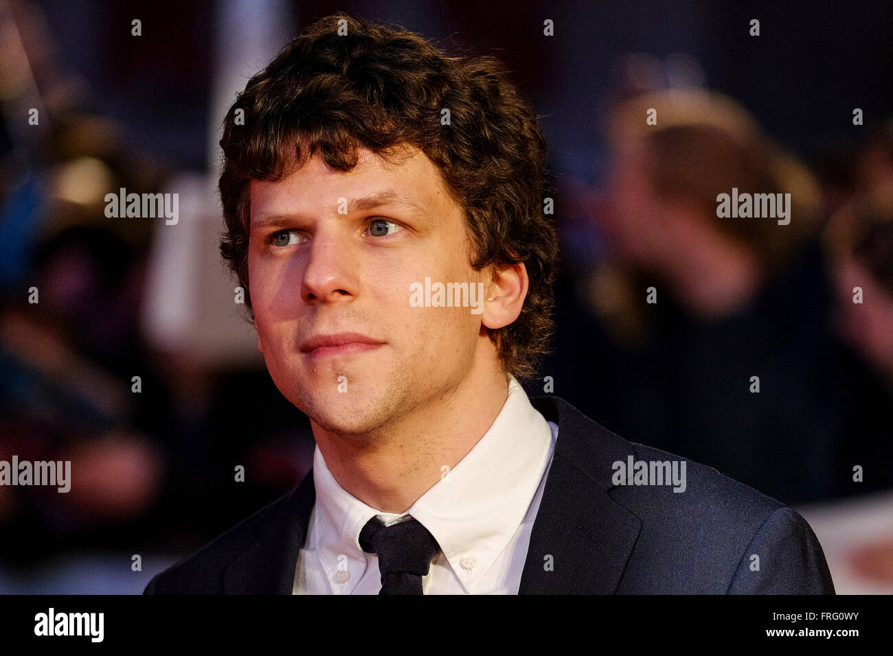 Die Europa-Premiere von BATMAN V SUPERMAN: Morgendämmerung der Gerechtigkeit auf 22.03.2016 am Empire & ODEON Leicester Square in London. Im Bild: Jesse Eisenberg. Bild von Julie Edwards Stockfoto