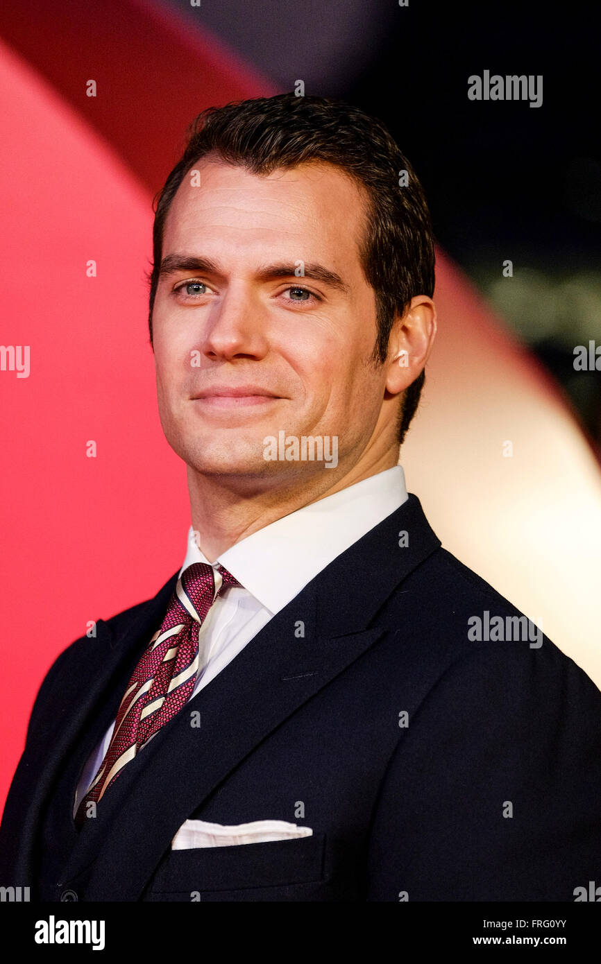 Die Europa-Premiere von BATMAN V SUPERMAN: Morgendämmerung der Gerechtigkeit auf 22.03.2016 am Empire & ODEON Leicester Square in London. Im Bild: Henry Cavill. Bild von Julie Edwards Stockfoto