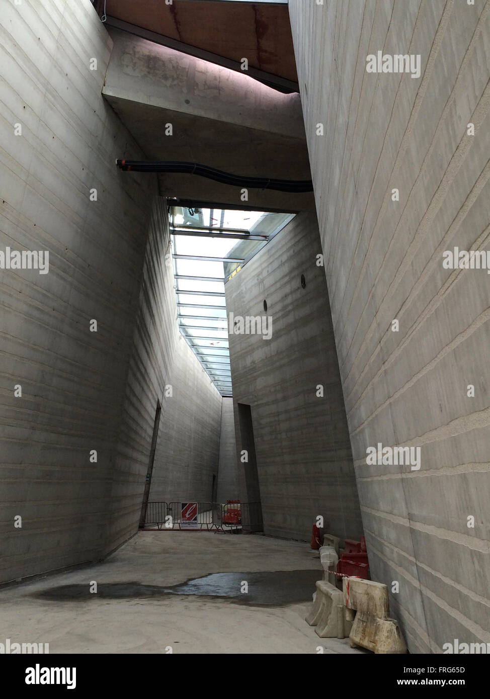 Lascaux, Frankreich. 3. März 2016. Die Höhle Replica "Lascaux IV" im Bau, fotografiert in Lascaux, Frankreich, 3. März 2016. Die Kopie der berühmten Höhle in Südfrankreich öffnet am 15. Dezember 2016. Lascaux IV. ist die erste komplette Repolica aus einer Höhle und seine Gemälde. Foto: Sabine Glaubitz/Dpa/Alamy Live-Nachrichten Stockfoto